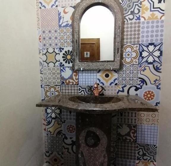 هتل Hôtel Mandy