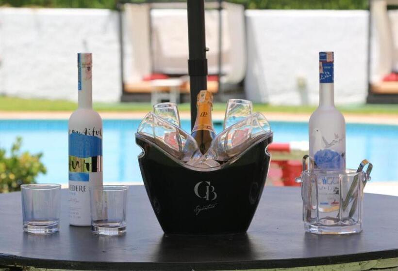 هتل Hôtel Mandy