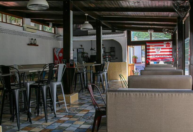 هتل Hôtel Mandy