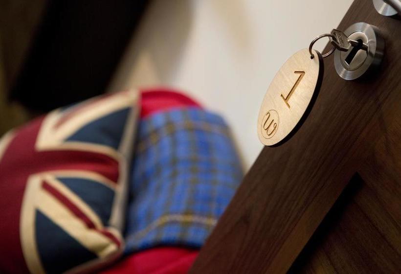 هتل The Waterfront Boutique