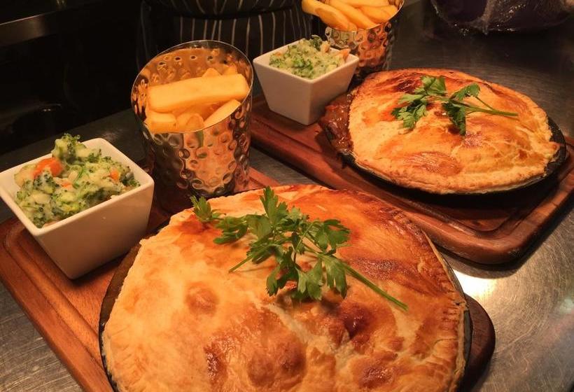 هتل The Waterfront Boutique