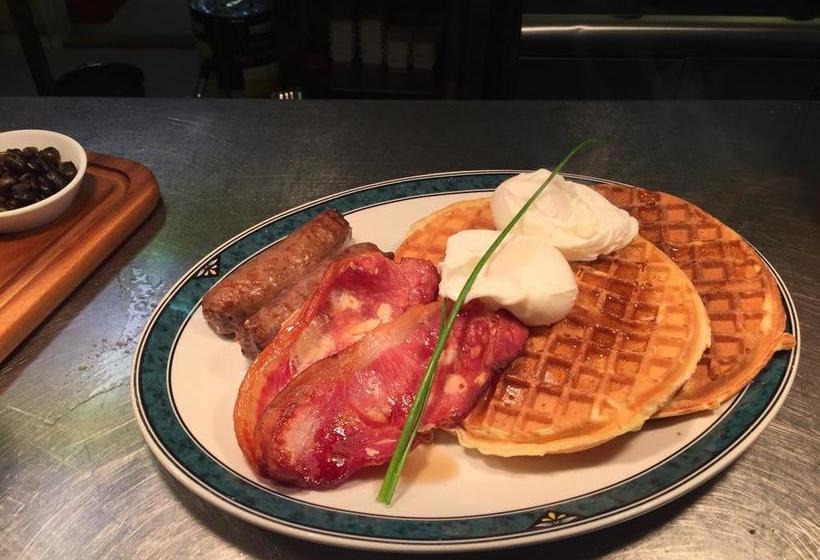 هتل The Waterfront Boutique