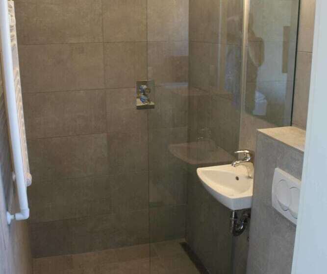 تختخواب و صبحانه Brekkugerdi Guesthouse