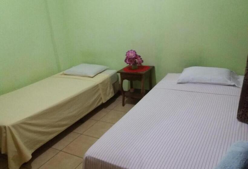 تختخواب و صبحانه Hostal San Antonio