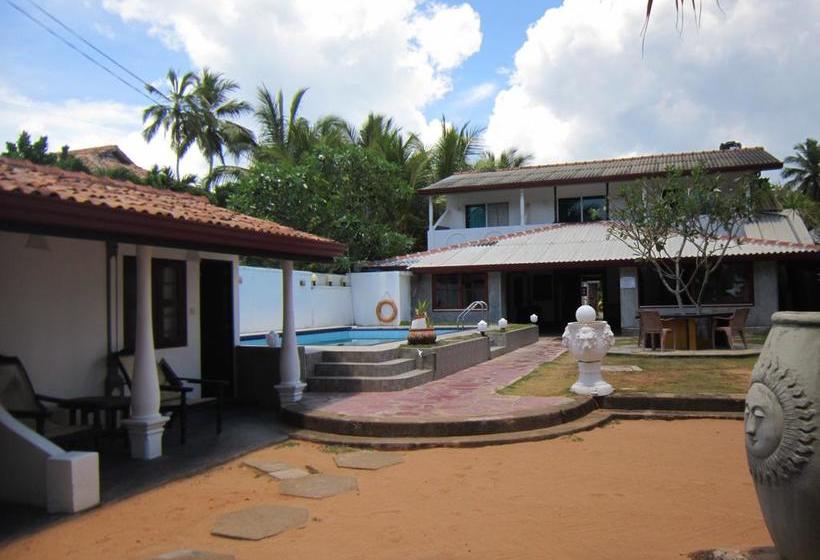 مبيت وإفطار Janus Paradise Rest