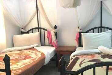 تختخواب و صبحانه Kutetere Motel