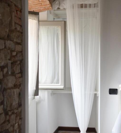 تختخواب و صبحانه La Torre Bergamo House