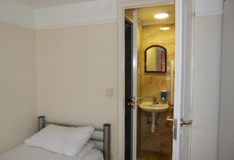 Center Hostel And Guest House