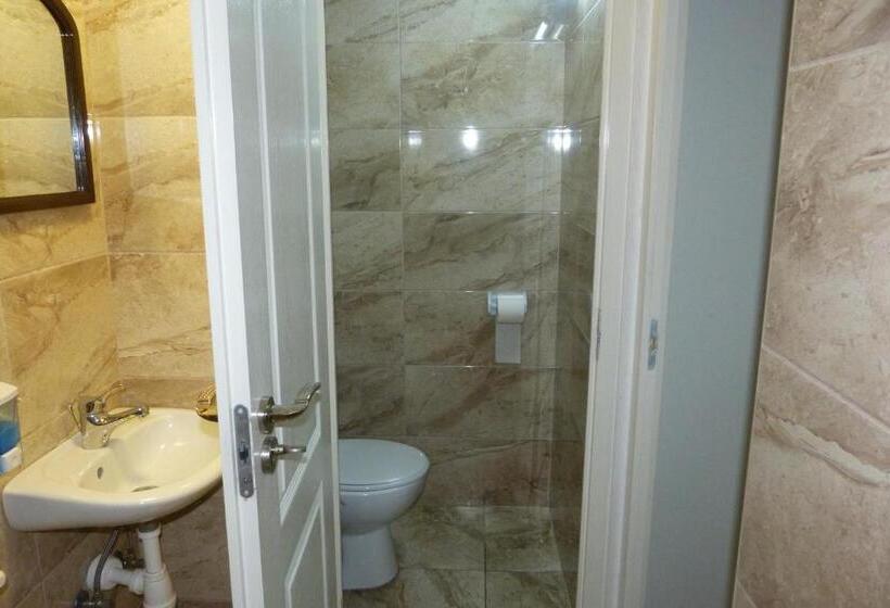 Center Hostel And Guest House