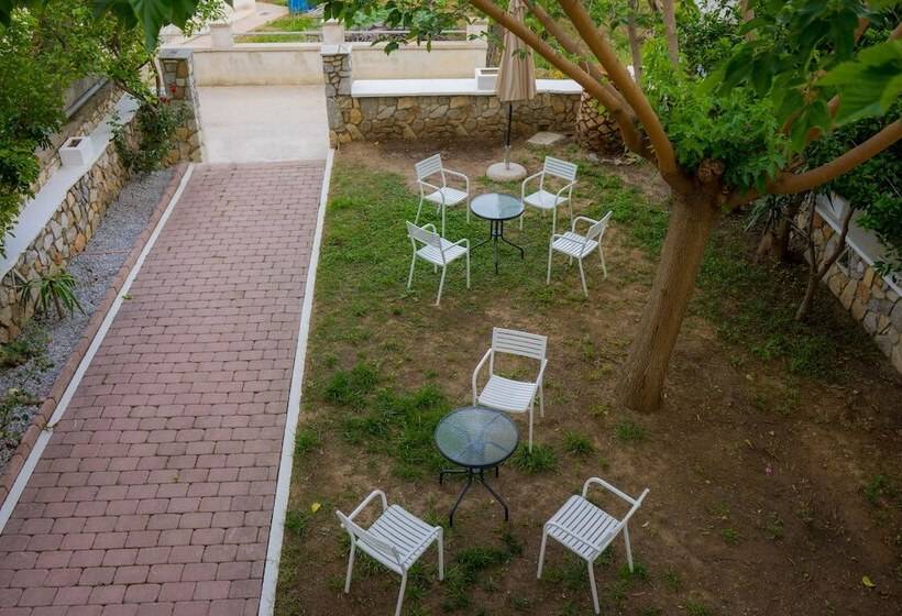 Act Art Skiathos