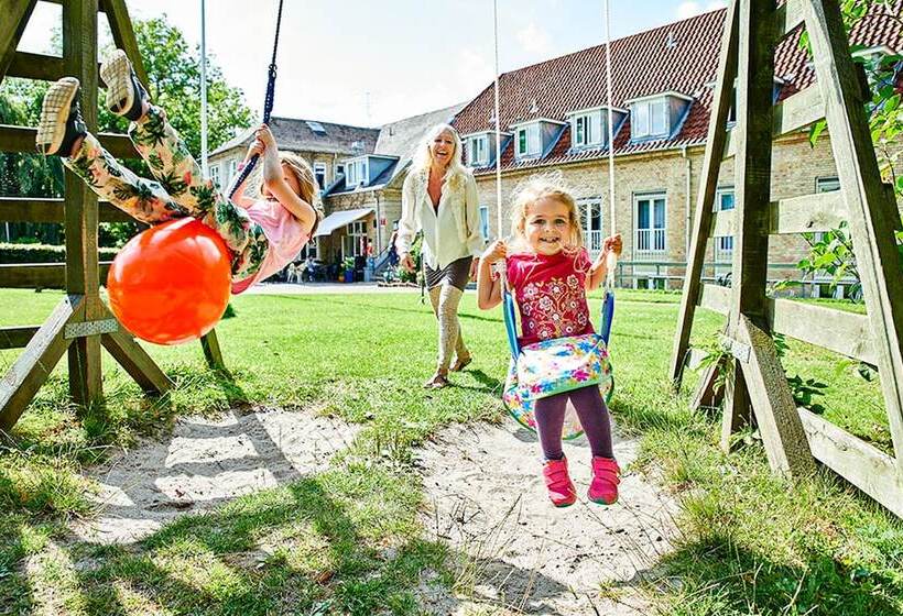 Hostel Fredensborg Vandrerhjem, I Kongens Baghave