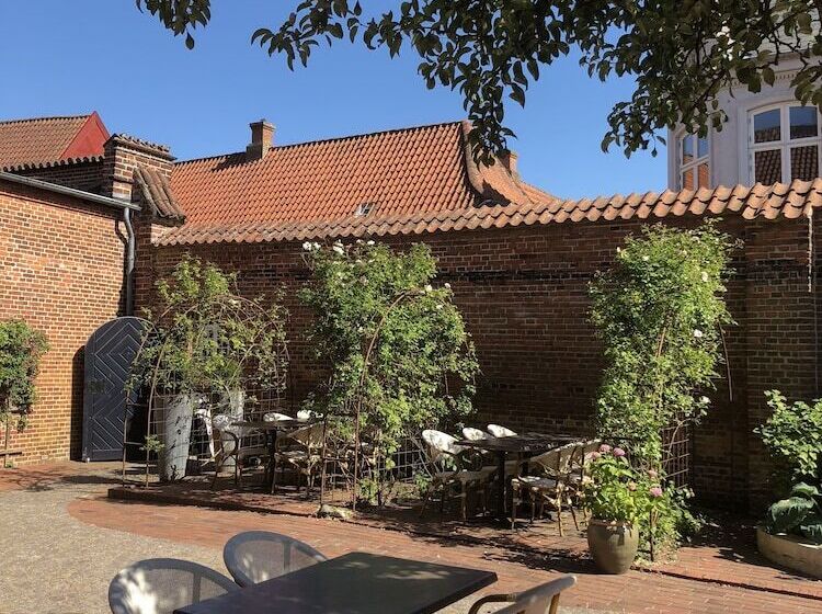 تختخواب و صبحانه Den Gamle Arrest