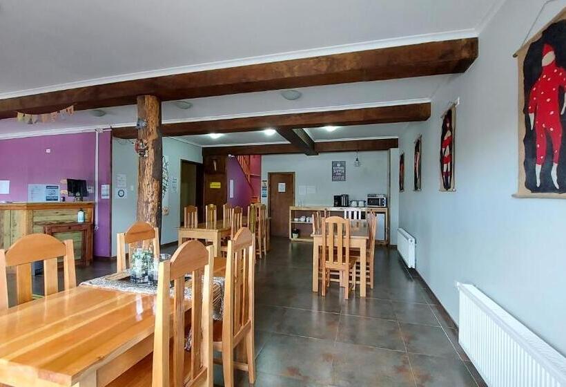 Hostal La Base
