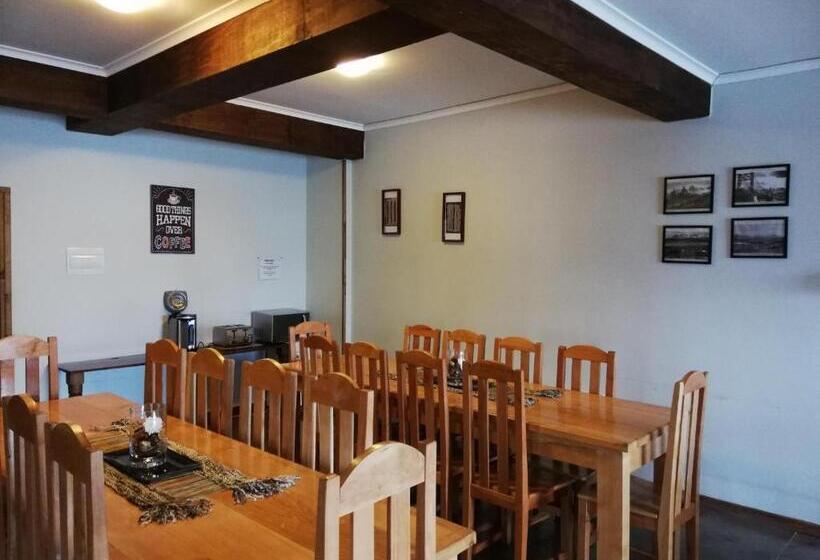 Hostal La Base