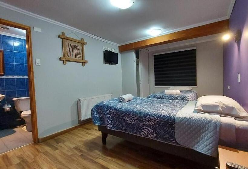 Hostal La Base