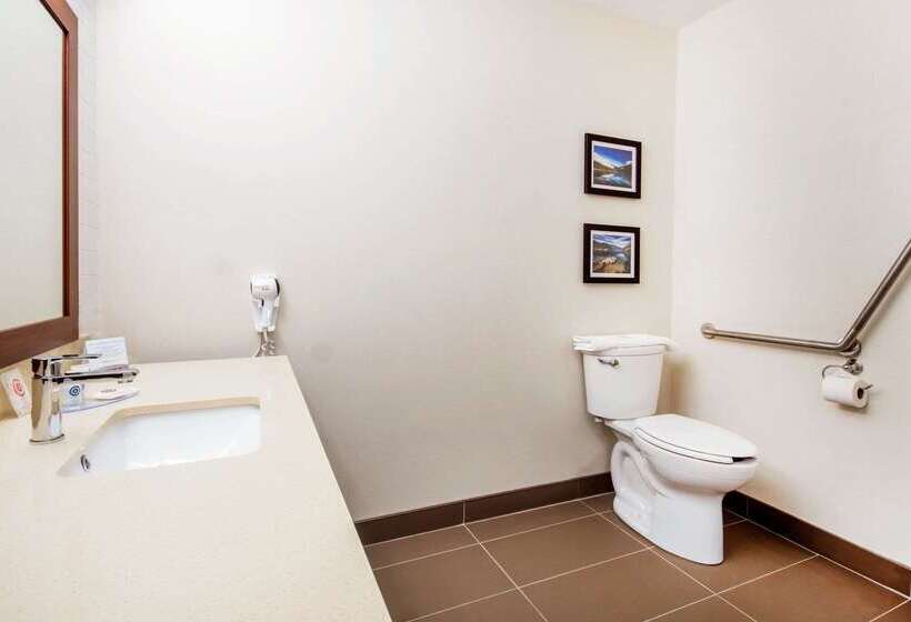 호텔 Comfort Inn & Suites Merritt