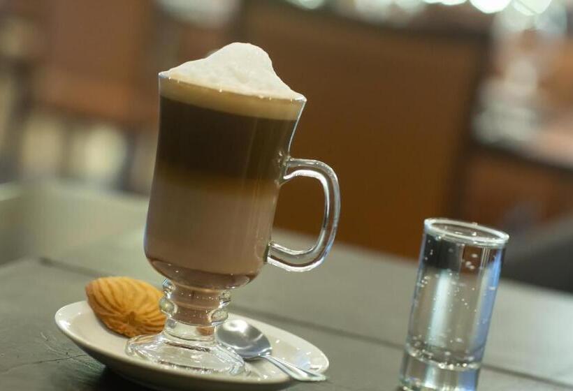 ホテル Diego De Almagro Chillan