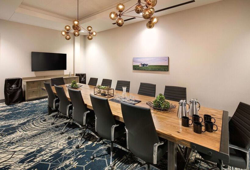 Отель Doubletree By Hilton Greeley At Lincoln Park