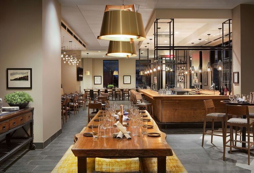 Отель Doubletree By Hilton Greeley At Lincoln Park