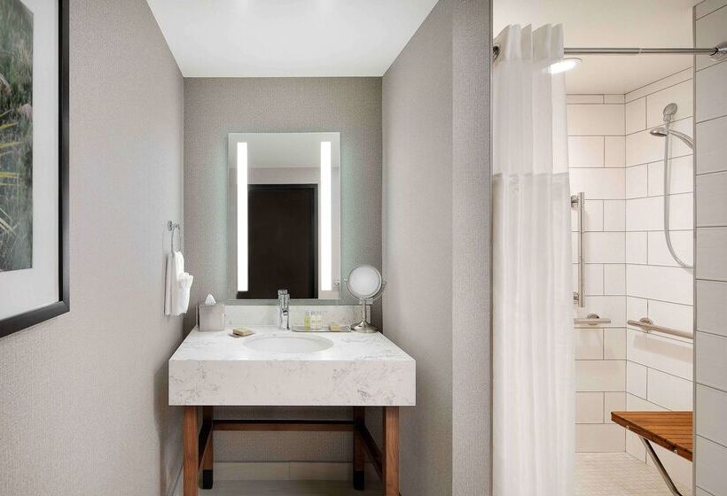 Отель Doubletree By Hilton Greeley At Lincoln Park