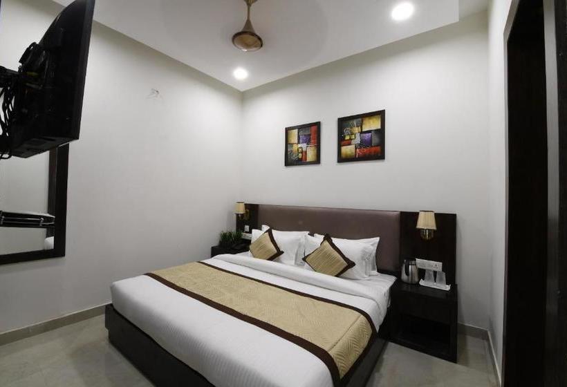 هتل Madhav Muskan Residency