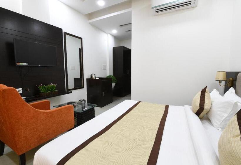 호텔 Madhav Muskan Residency