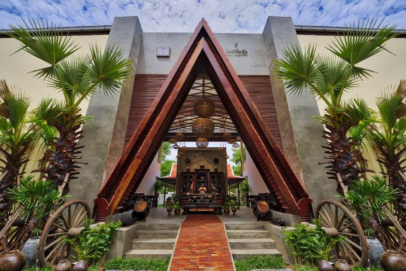 هتل Mane Village Suites