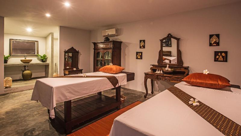 هتل Mane Village Suites