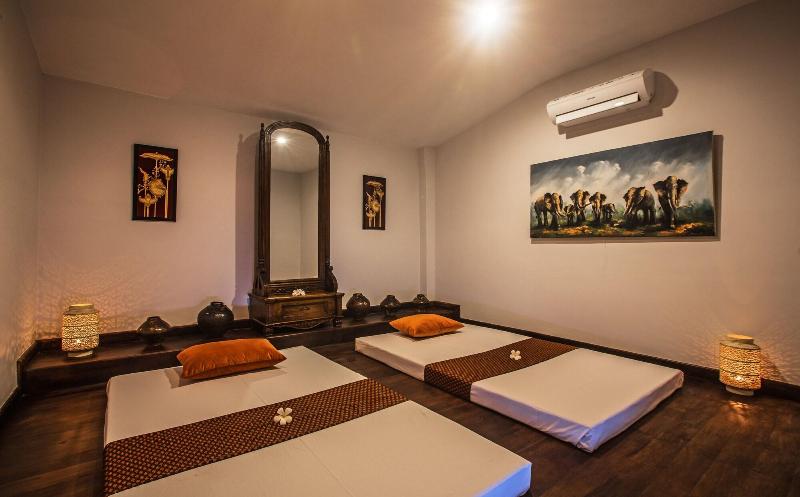 هتل Mane Village Suites