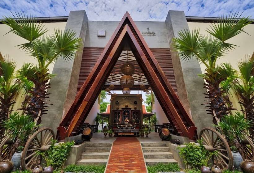 هتل Mane Village Suites