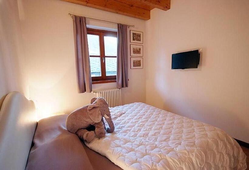 هتل Villaggio Delle Alpi