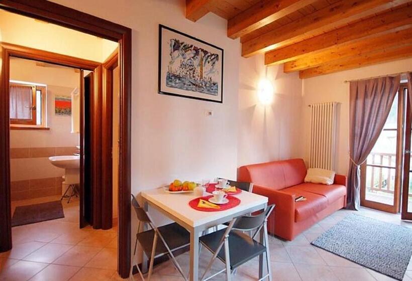 هتل Villaggio Delle Alpi