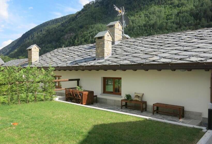 هتل Villaggio Delle Alpi