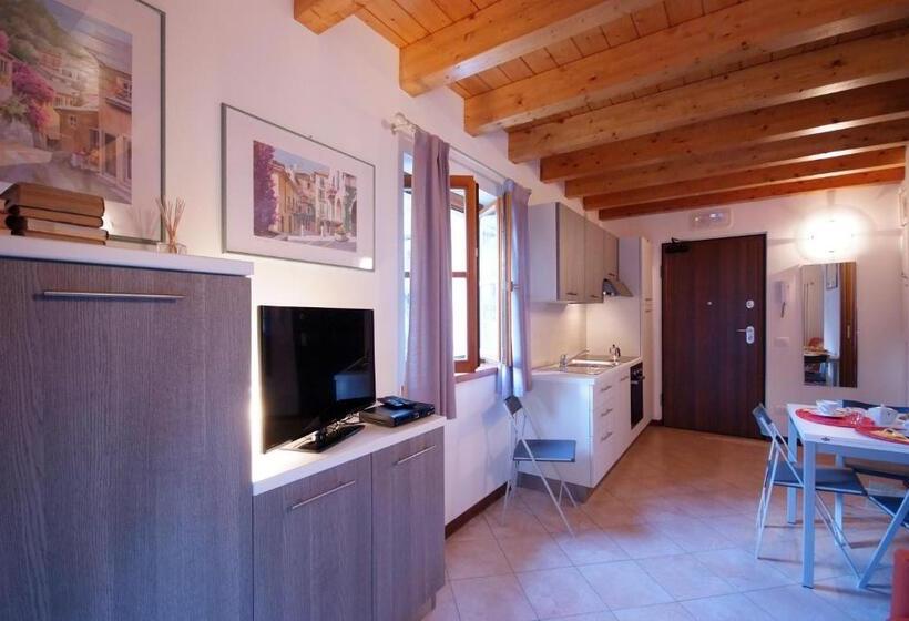 هتل Villaggio Delle Alpi