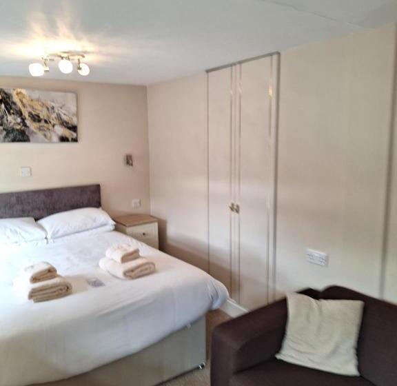 هتل Ferndale Lodge