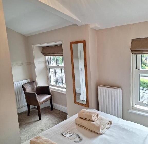 هتل Ferndale Lodge