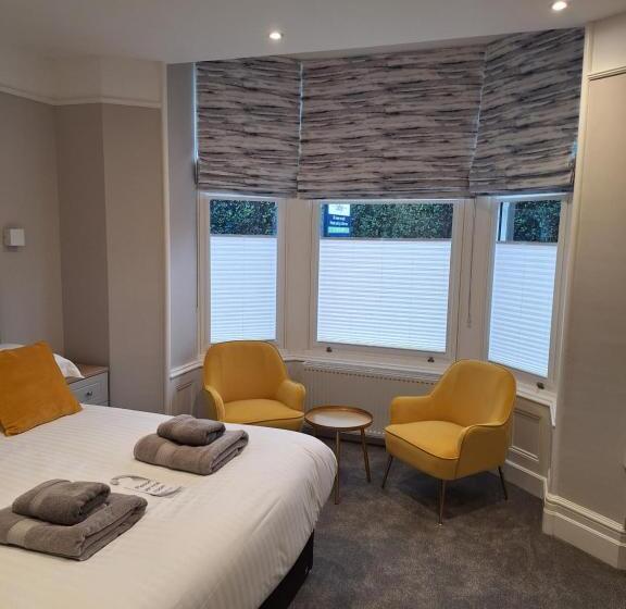 هتل Ferndale Lodge