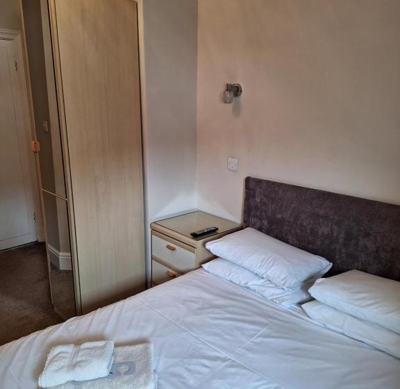هتل Ferndale Lodge
