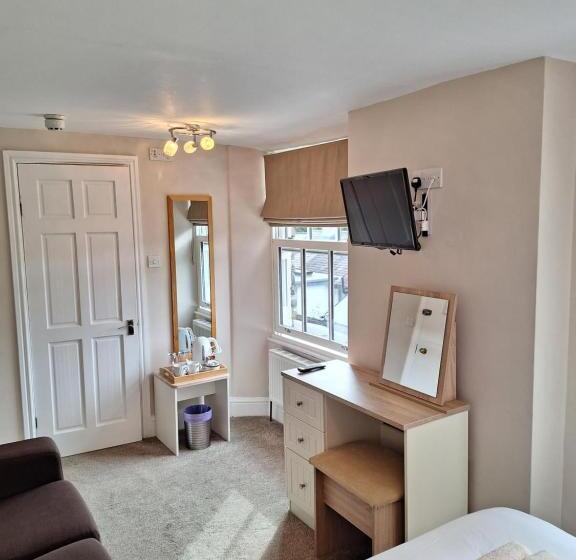 هتل Ferndale Lodge