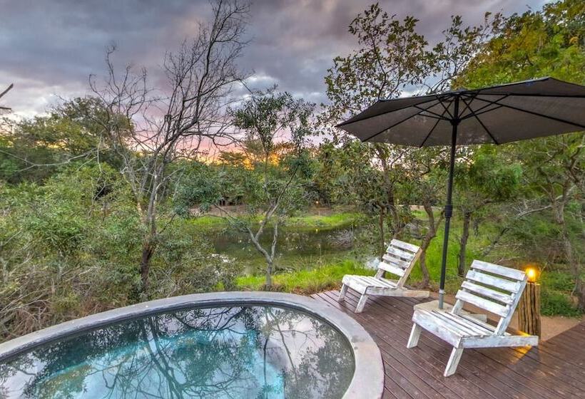 هتل Ngama Tented Safari Lodge