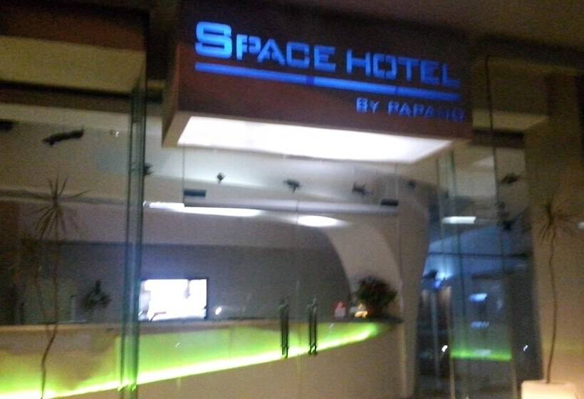 Space Hotel By Papaho