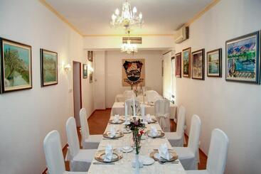 هتل Villa Neretva Metković