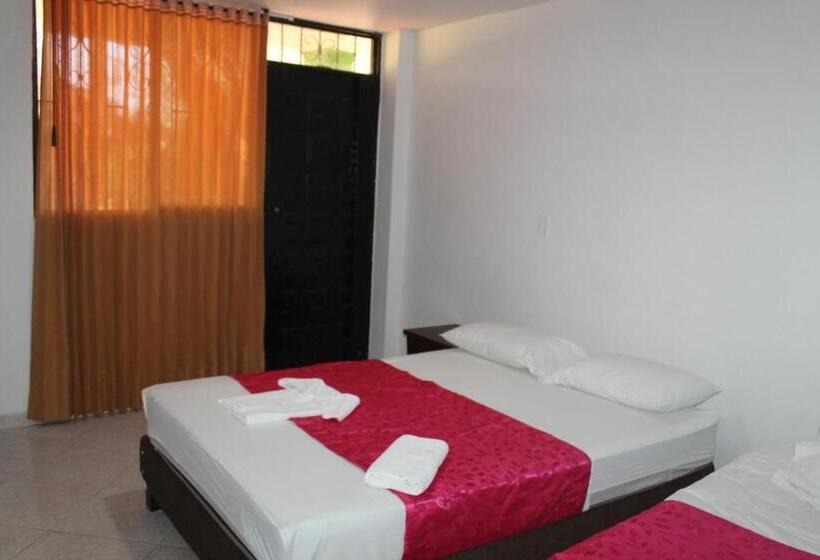 هتل Y Parque Turístico Navar City