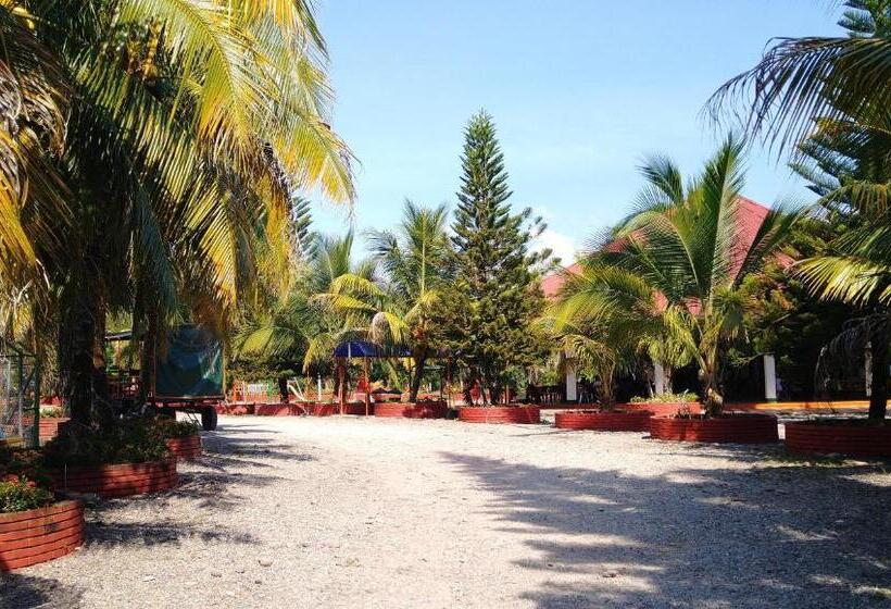 هتل Y Parque Turístico Navar City