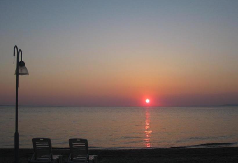 Meliton Inn Hotel & Suites By The Beach