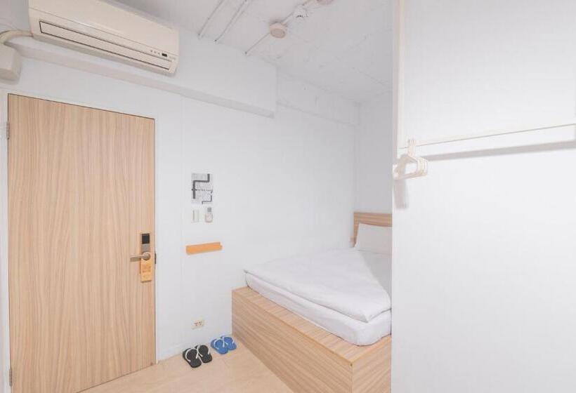 Owlstay Flip Flop Hostel Garden