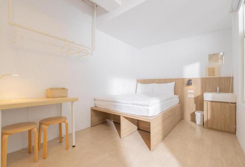 Owlstay Flip Flop Hostel Garden