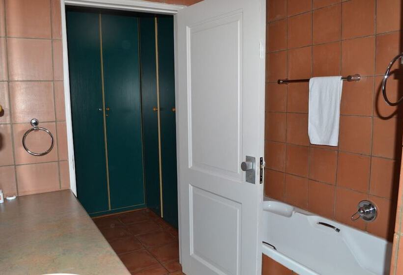 پانسیون Boga Legaba Guest House & Conference Centre