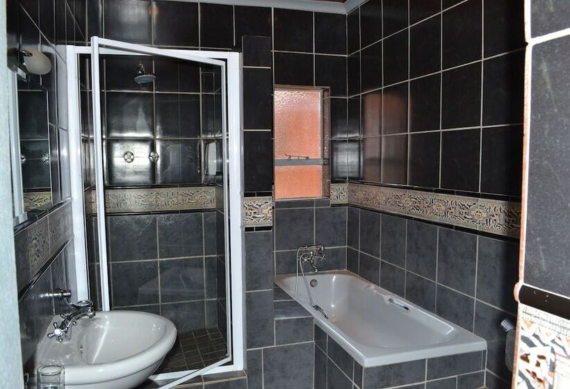 پانسیون Boga Legaba Guest House & Conference Centre