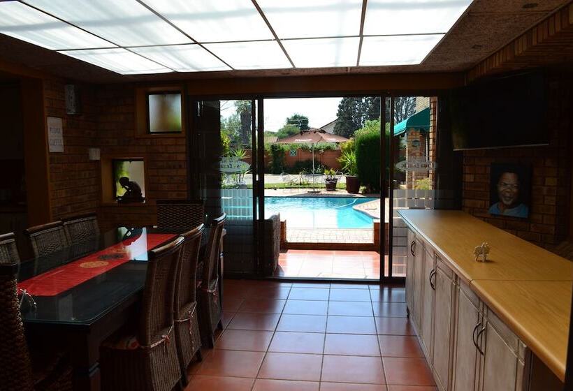 پانسیون Boga Legaba Guest House & Conference Centre